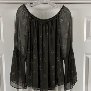 WHBM Blouse. Wear On/Off Shoulders. Bell Sleeves. Green Floral. Sz M. Beautiful!